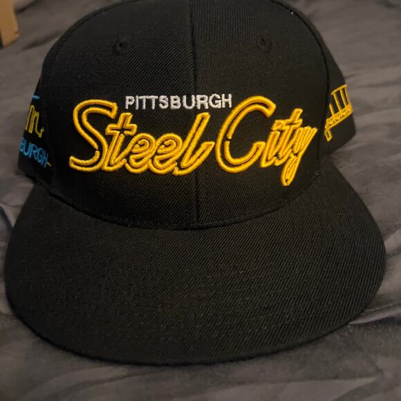 Rings & Crwns City Neon Collection Pittsburgh Steel City Snapback Hat Adjustable - Picture 2 of 7